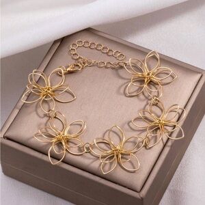 Elegant Gold Flower Bracelet